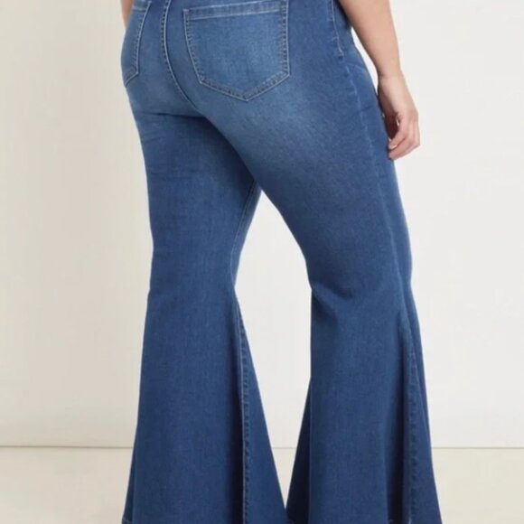 Eloquii Classic Fit Bell Bottom Flare Leg Jean - Size 18 - Picture 2 of 10